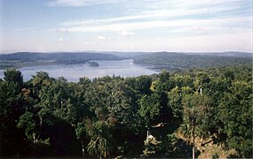 Laguna Yaxhá.