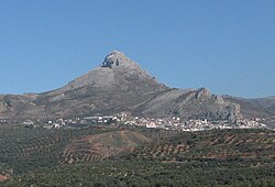 Cogollos Vega wi the Peñón de la Mata