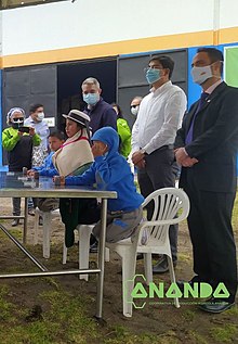 Los niños de las comunidades de Chingazo Alto, cantón Guano, y Totorillas Cochaloma, cantón Guamote, provincia de Chimborazo, sembraron las primeras semillas legales de Cannabis Medicinal en Ecuador.