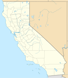 Mapa konturowa Kalifornii, blisko dolnej krawiędzi nieco na prawo znajduje się punkt z opisem „University of California, San Diego”