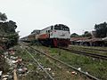 Kereta api Argo Parahyangan saat melintas langsung Stasiun Tambun, 2014