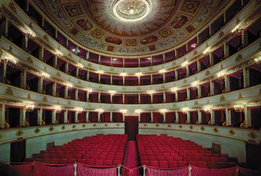 File:Jesi - Teatro G.B. Pergolesi - interno.jpg