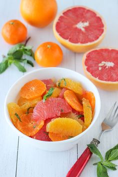 Citrus Mint Salad #citrus #salad #mint (pineado por @PabloCoraje) Fruit Recipes, Couscous, Mint Salad, Läcker Mat, Citrus Fruits, Think Food, Macedonia, Fruits And Veggies, Soup And Salad