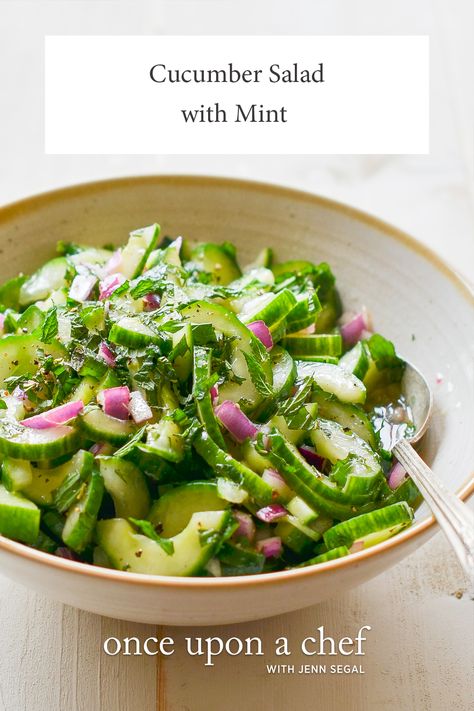 Essen, Cucumber Mint Salad, Mint Salad Recipes, Light Side Dishes, Salad With Mint, Once Upon A Chef, Resep Salad, Mint Salad, Mint Recipes