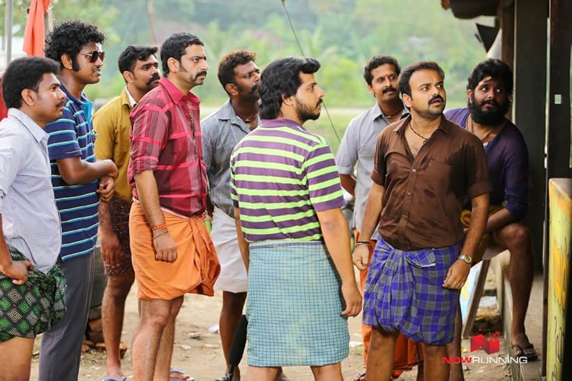 Kunchacko Boban, Saiju Kurup, Sreejith Ravi, Aneesh Menon, Shereej K. Basheer, and Nandhan Unni in Valliyum Thetti Pulliyum Thetti (2016)