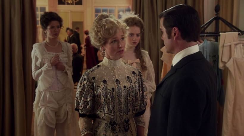 Yannick Bisson, Kari Matchett, Courtney Lancaster, and Zoé De Grand Maison in Murdoch Mysteries (2008)