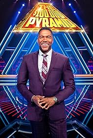 Michael Strahan in The $100,000 Pyramid (2016)