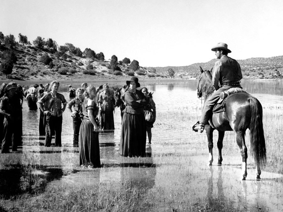 Robert Taylor, Denise Darcel, Hope Emerson, Marilyn Erskine, Lenore Lonergan, and Renata Vanni in Westward the Women (1951)