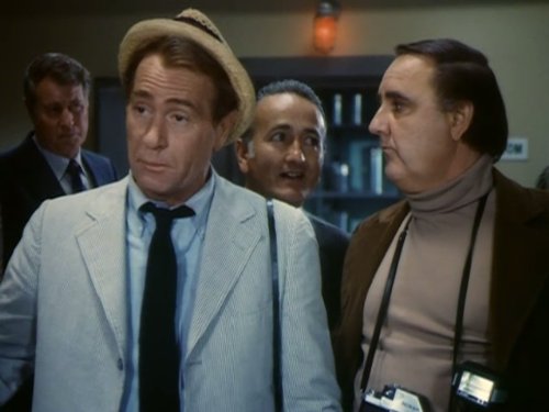 Al Checco and Darren McGavin in Kolchak: The Night Stalker (1974)