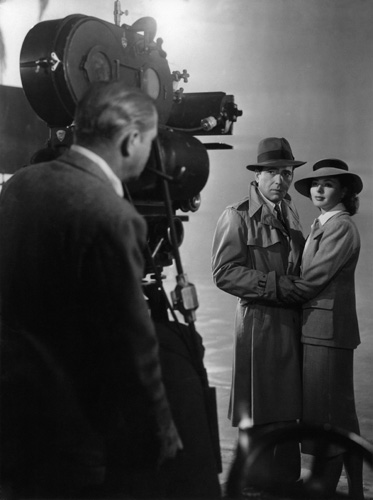 Ingrid Bergman, Humphrey Bogart, and Michael Curtiz in Casablanca (1942)