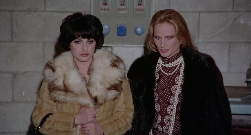 Ada Pometti and Carmen Scarpitta in Fango bollente (1975)