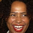 Lisa Nicole Carson