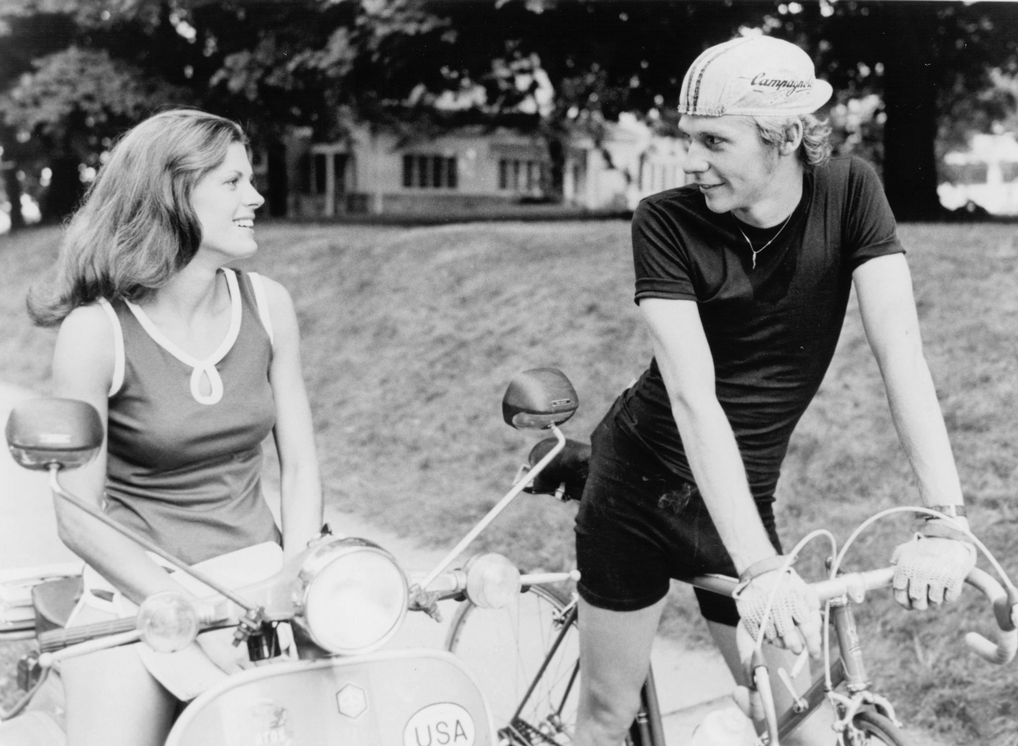 Dennis Christopher and Robyn Douglass in Breaking Away (1979)