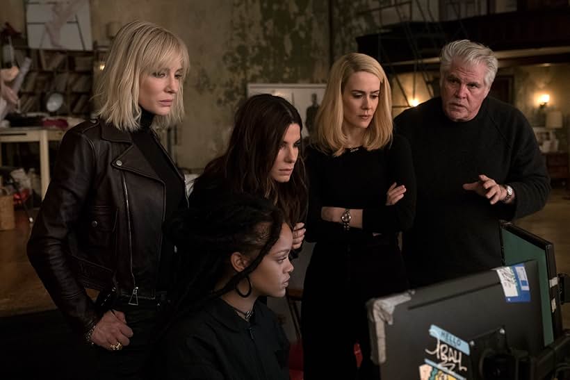 Sandra Bullock, Cate Blanchett, Gary Ross, Sarah Paulson, and Rihanna in Ocean's Eight (2018)