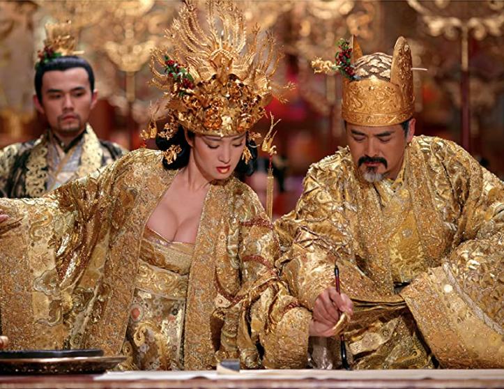 Gong Li and Chow Yun-Fat in Curse of the Golden Flower (2006)