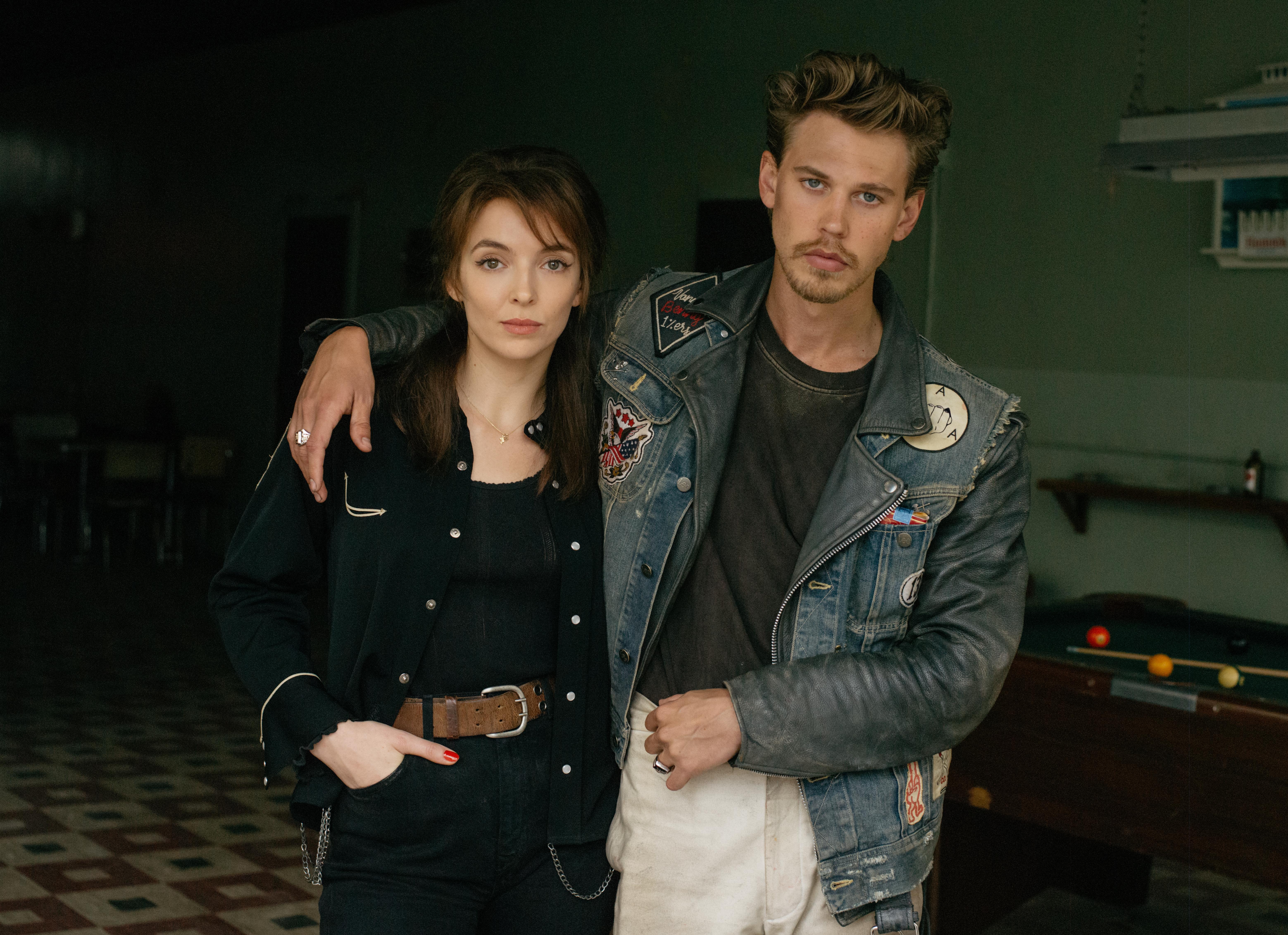 Austin Butler and Jodie Comer in The Bikeriders (2023)