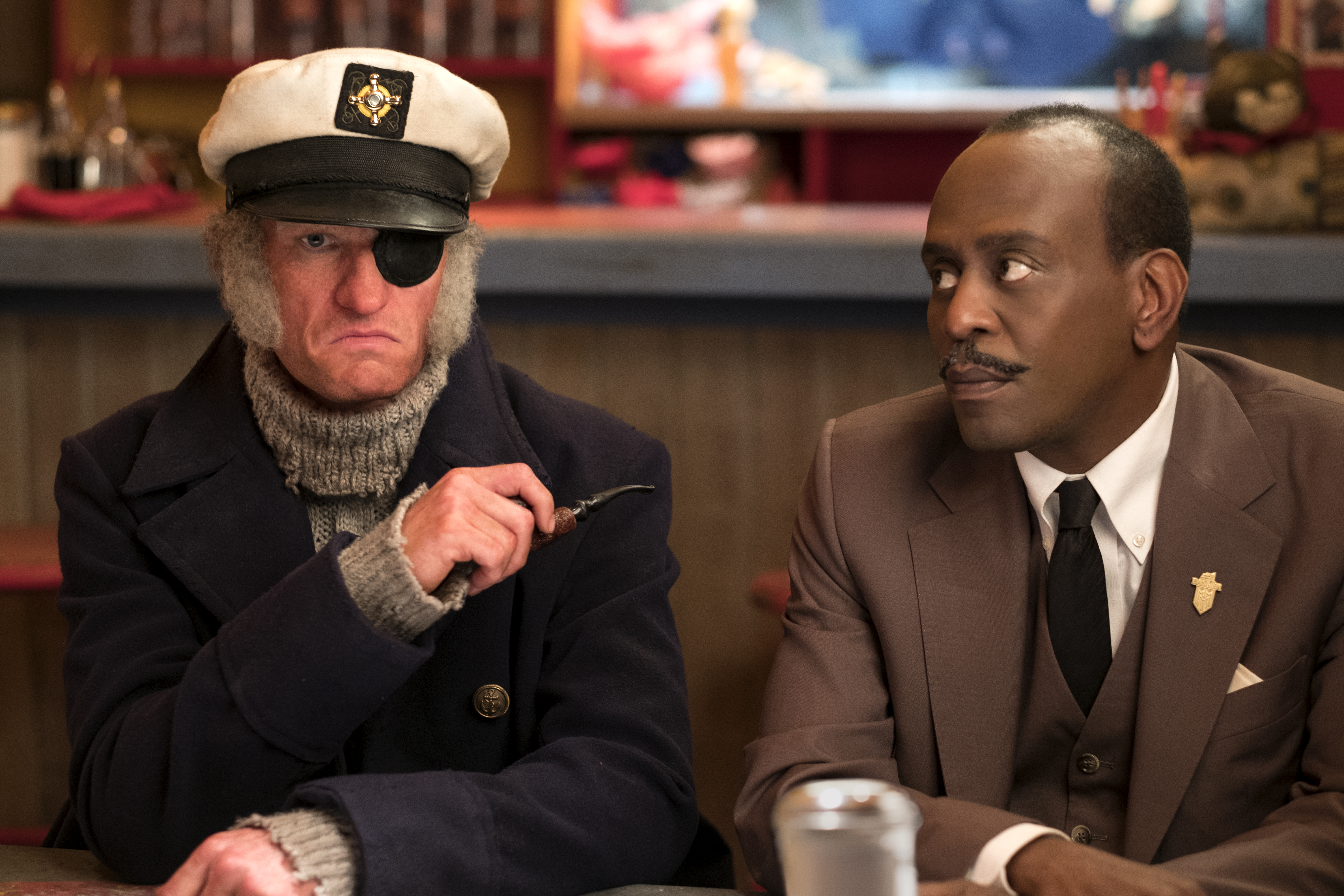 Neil Patrick Harris and K. Todd Freeman in A Series of Unfortunate Events (2017)