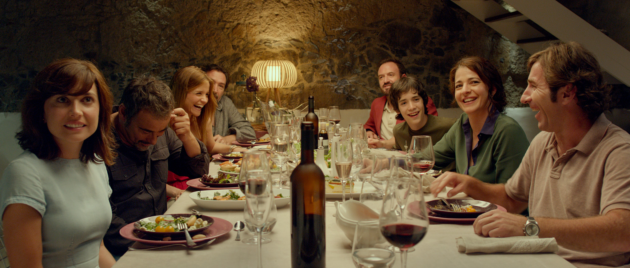 Antonio de la Torre, Eduard Fernández, Ginés García Millán, Alex O'Dogherty, Marian Álvarez, Nora Navas, Marcos Ruiz, and Paula Cancio in Happy 140 (2015)