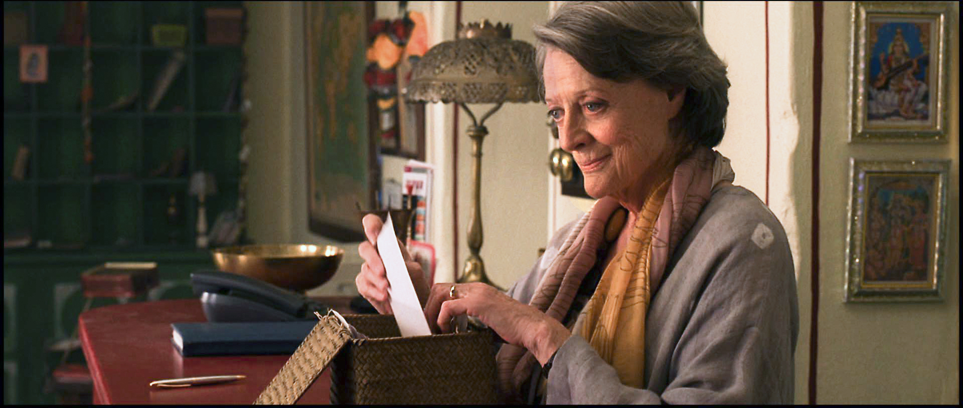 Maggie Smith in The Best Exotic Marigold Hotel (2011)