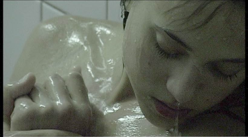 Louise Szpindel in Des épaules solides (2003)