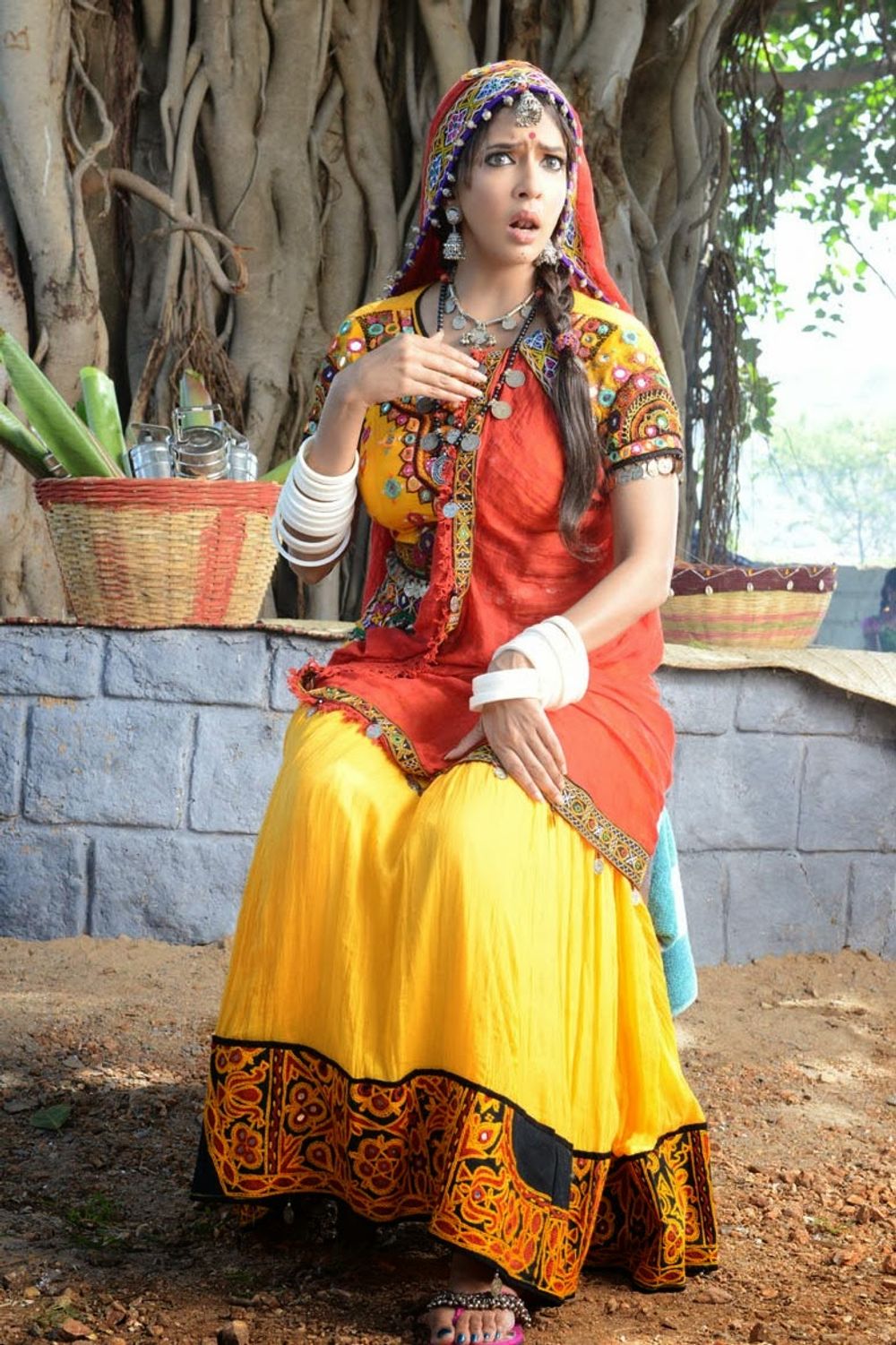 Lakshmi Manchu in Doosukeltha (2013)