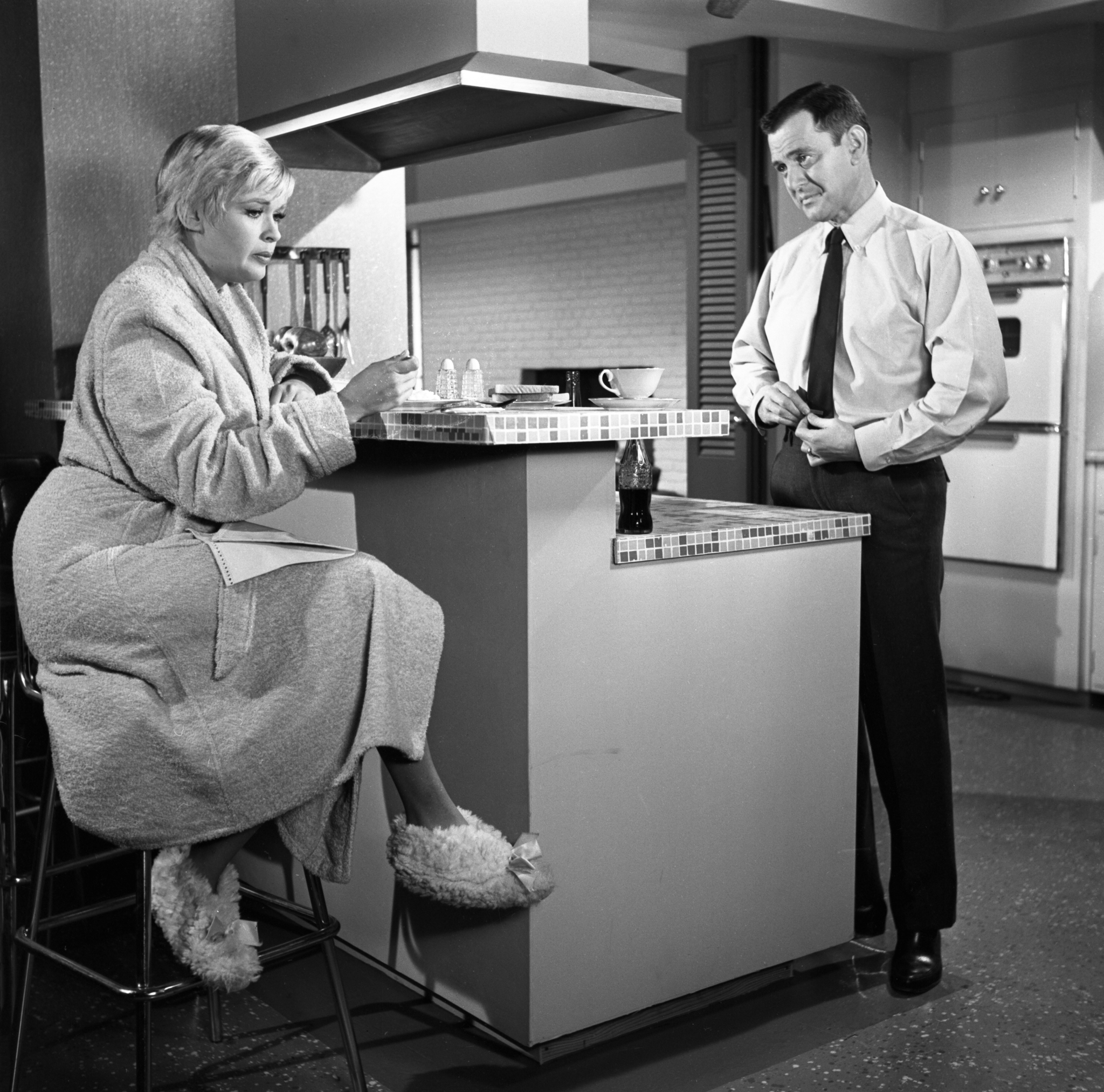 Jayne Mansfield and Tony Randall in The Alfred Hitchcock Hour (1962)