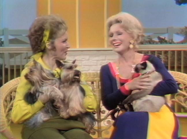 Eva Gabor and Betty White in The Pet Set (1971)