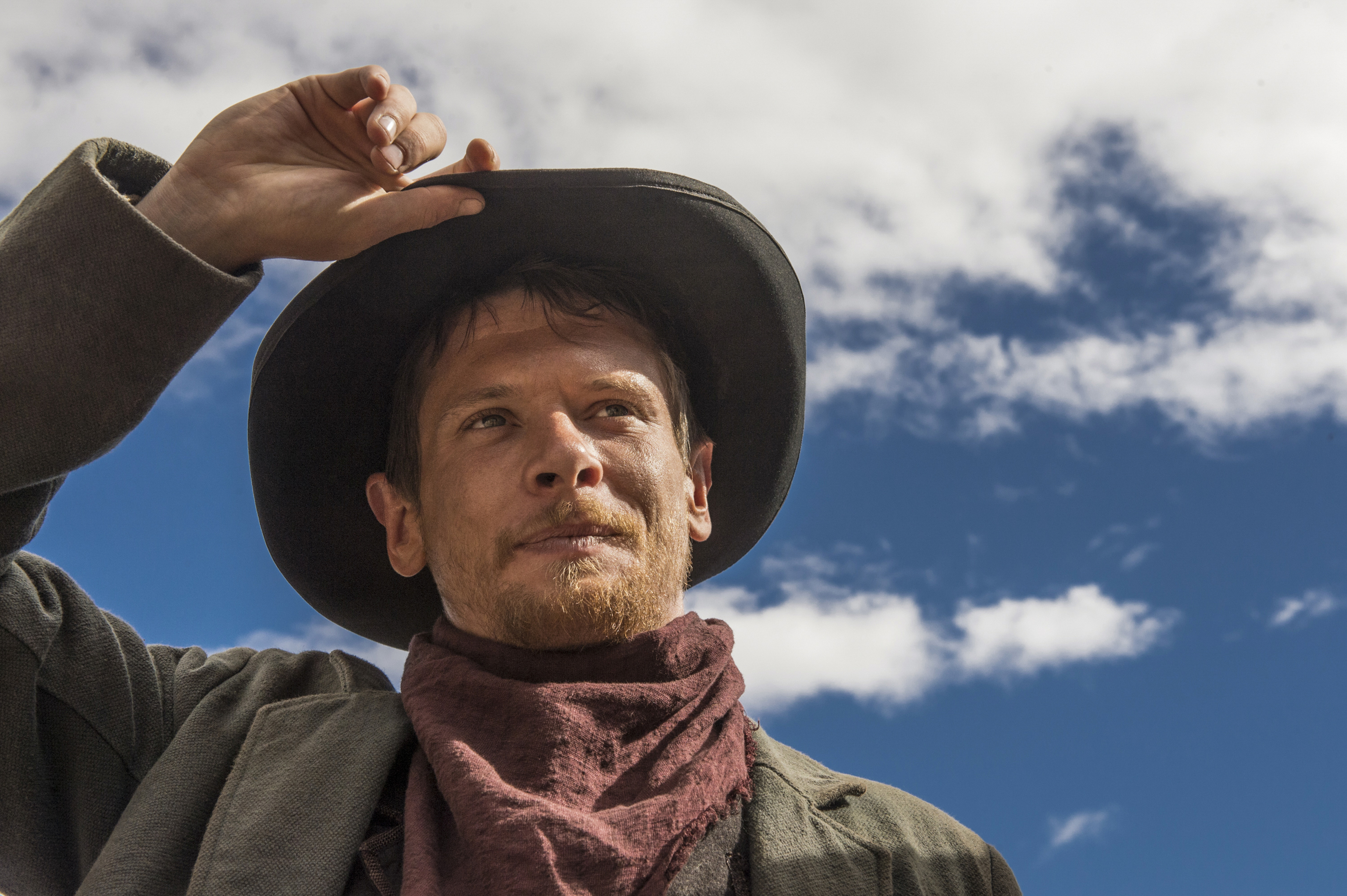 Jack O'Connell in Godless (2017)