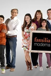 Primary photo for Familia Moderna