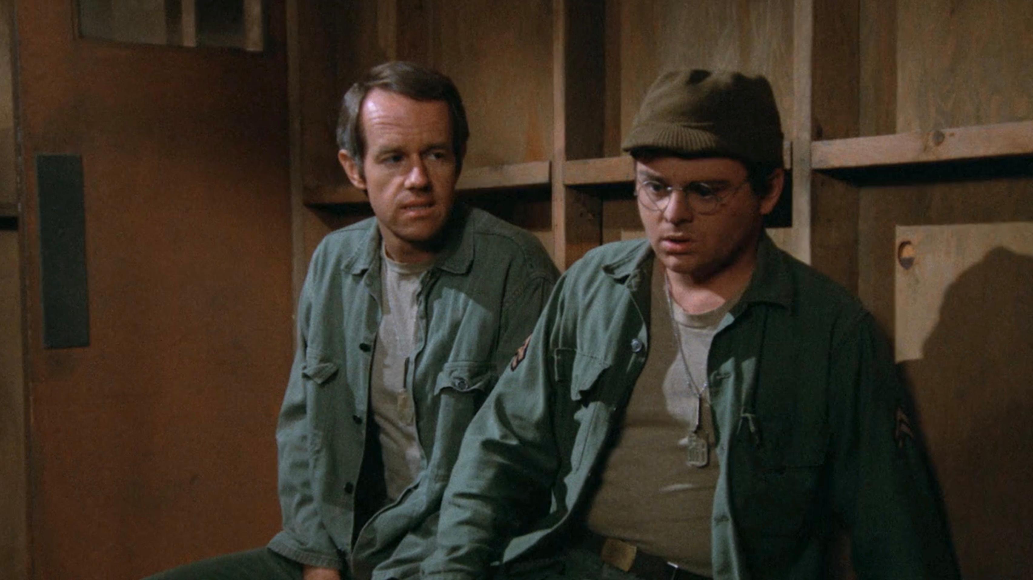 Gary Burghoff and Mike Farrell in M*A*S*H (1972)