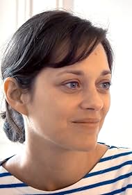 Marion Cotillard in La jeune fille et les Typhons (2015)