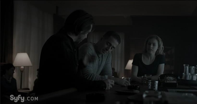 Kirk Acevedo, Amanda Schull, and Aaron Stanford in 12 Monkeys (2015)