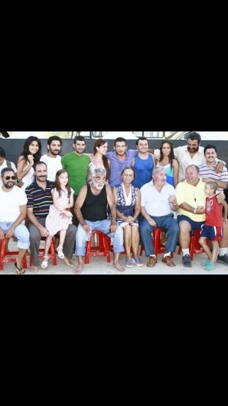 Cezmi Baskin, Ayten Uncuoglu, Merve Sevi, Erkan Sever, Mahmut Gökgöz, Pashan Yilmazel, Tayfun Sav, Çaglar Çorumlu, Senol Sönmez, Burcu Altin, Ahmet Levent Pala, Sennur Canpolat, Erdem Sakalibüyük, and Erkan Ersezer in Rina (2010)