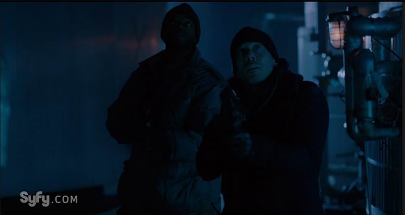 Kirk Acevedo and Demore Barnes in 12 Monkeys (2015)