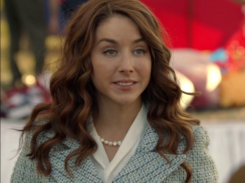 Erin Karpluk in Killer Women (2014)