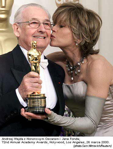 Jane Fonda and Andrzej Wajda at an event for The 72nd Annual Academy Awards (2000)