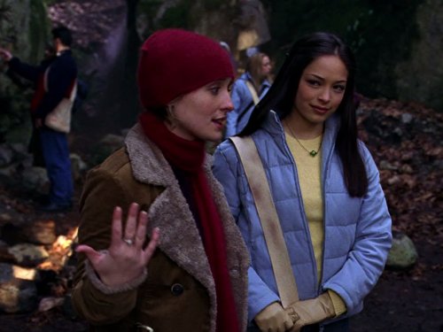 Kristin Kreuk and Allison Mack in Smallville (2001)