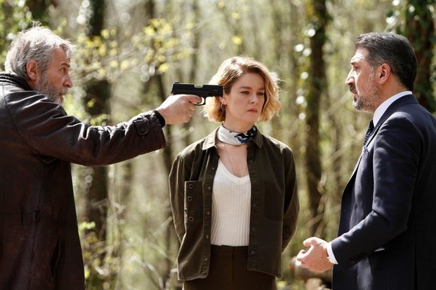 Cem Davran, Musa Uzunlar, and Burcu Biricik in 8th Day (2018)