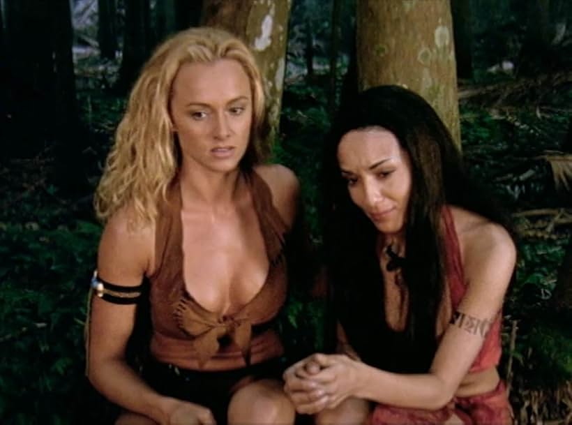 Jennifer O'Dell and Laura Vazquez in The Lost World (1999)