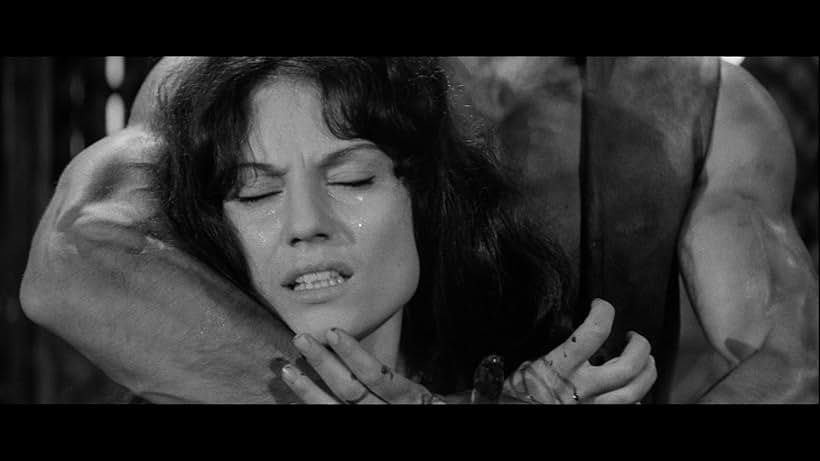 Sona Valentová in Witchhammer (1970)