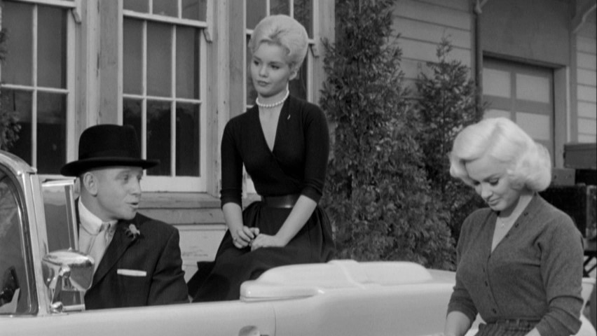 Tuesday Weld and Mamie Van Doren in Sex Kittens Go to College (1960)