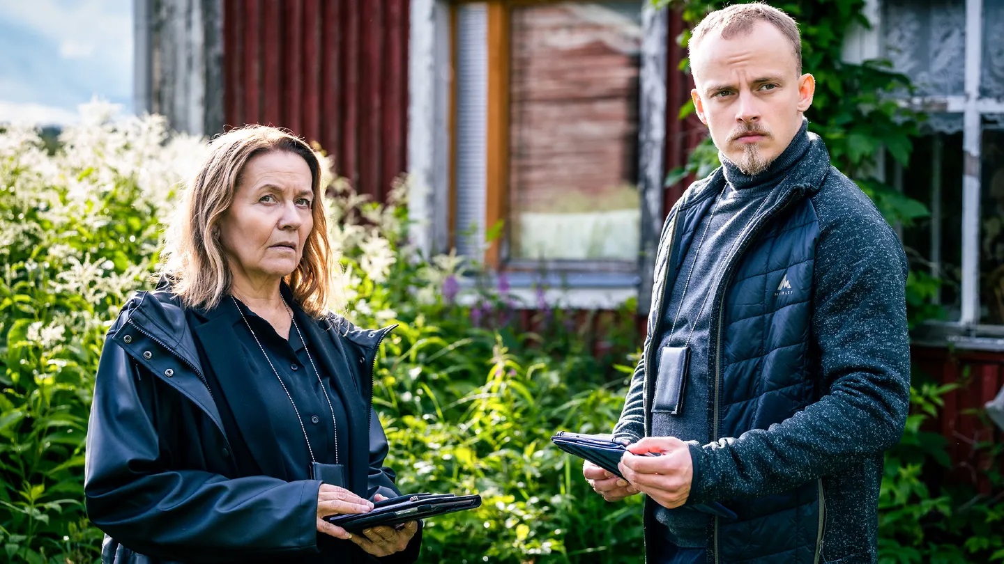 Riitta Havukainen and Juho Kuusamo in The Paradise (2020)