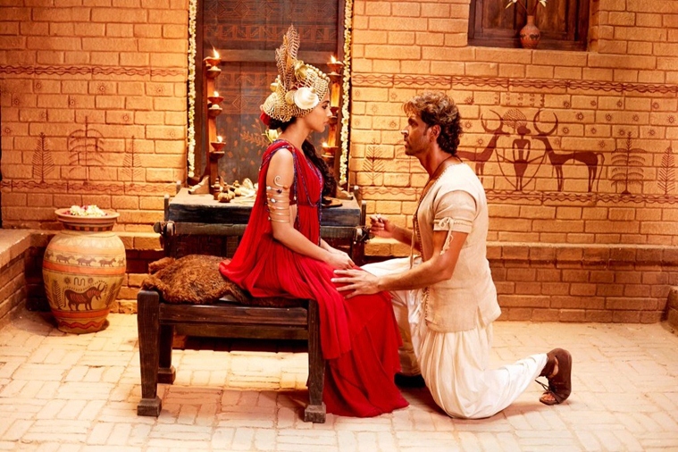 Hrithik Roshan and Pooja Hegde in Mohenjo Daro (2016)