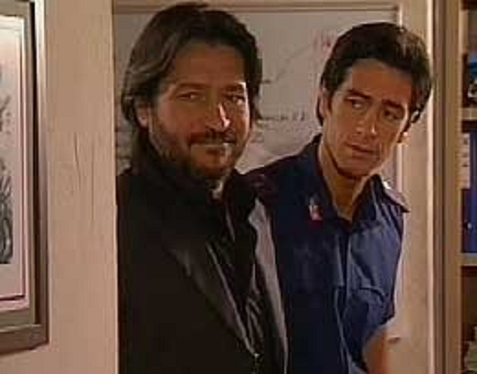 Sergio Troiano and Cristian Stelluti in CentoVetrine (2001)