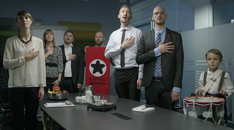 Morten Jørgensen, Jonas Schmidt, Maria Rich, Troels Faber, Amanda Collin, and Søren Peter Knudsen in Banken: New Normal (2014)