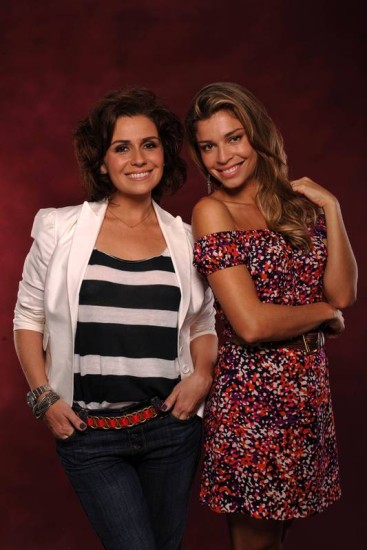 Giovanna Antonelli and Grazi Massafera in Aquele Beijo (2011)