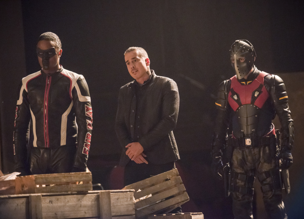 Kirk Acevedo, Rick Gonzalez, and Echo Kellum in Arrow (2012)