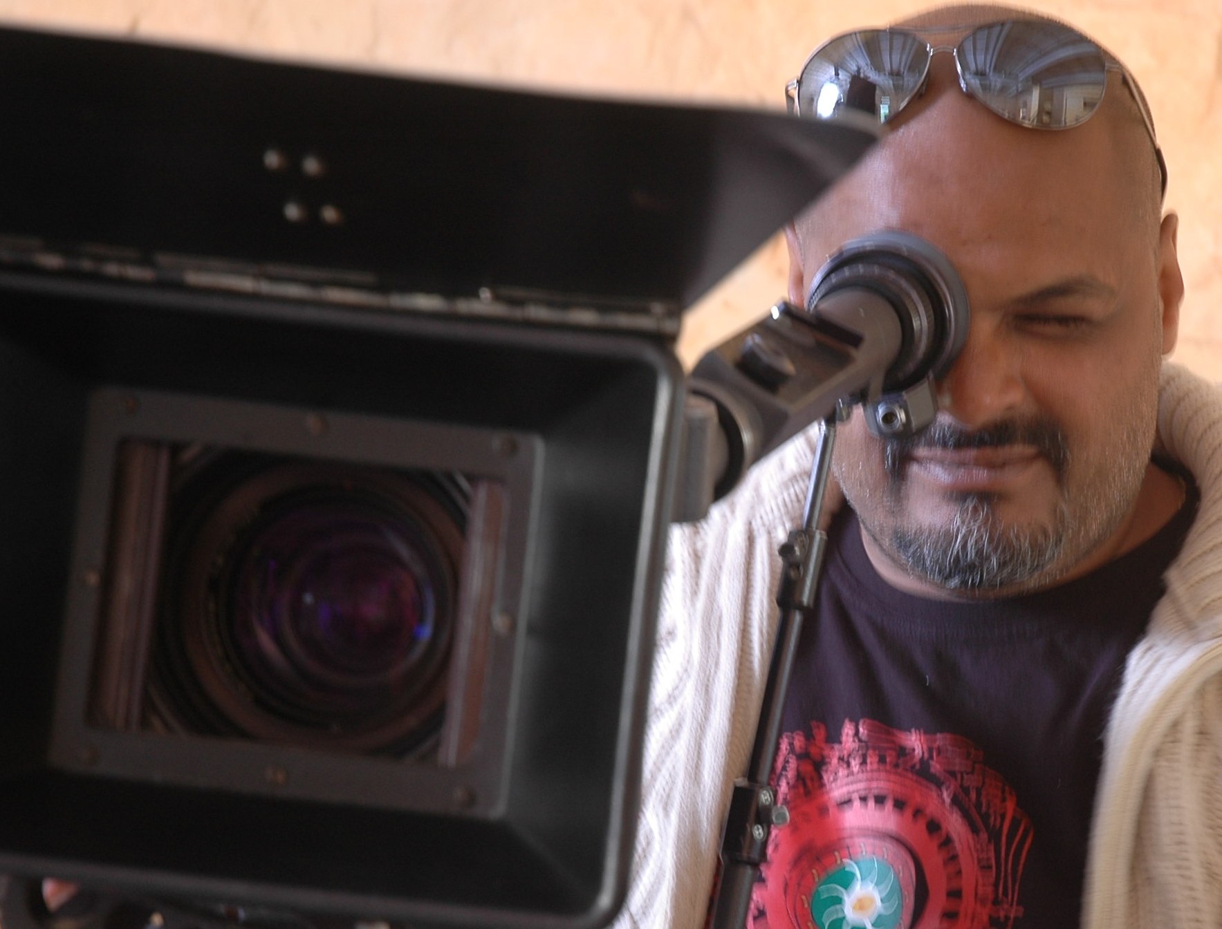 Director Puneet Sira on the set of Kisaan (2009).