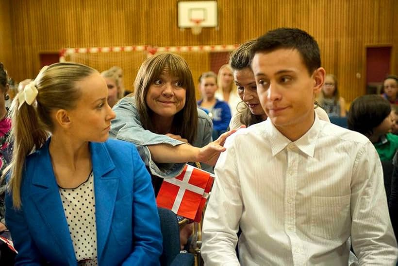 Mette Agnete Horn, Samuel Heller-Seiffert, and Anna Agafia Svideniouk Egholm in Max Pinlig 3 - på Roskilde (2012)