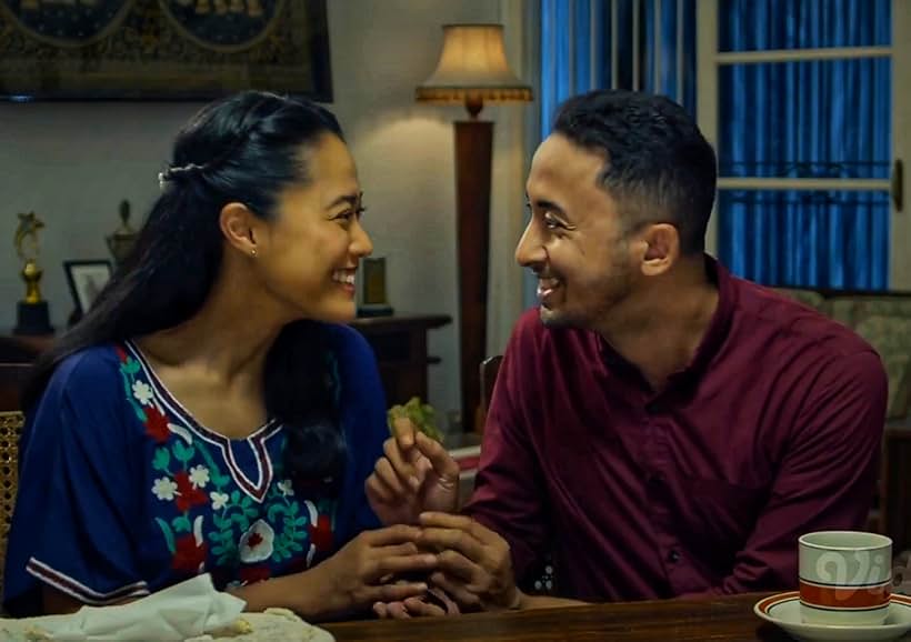 Putri Ayudya and Haydar Salishz in Pulang (2022)